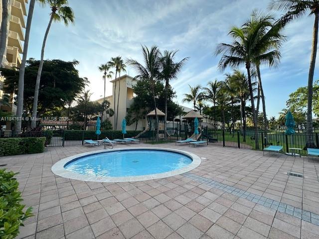 Foto del edificio - 19501 W Country Club Dr