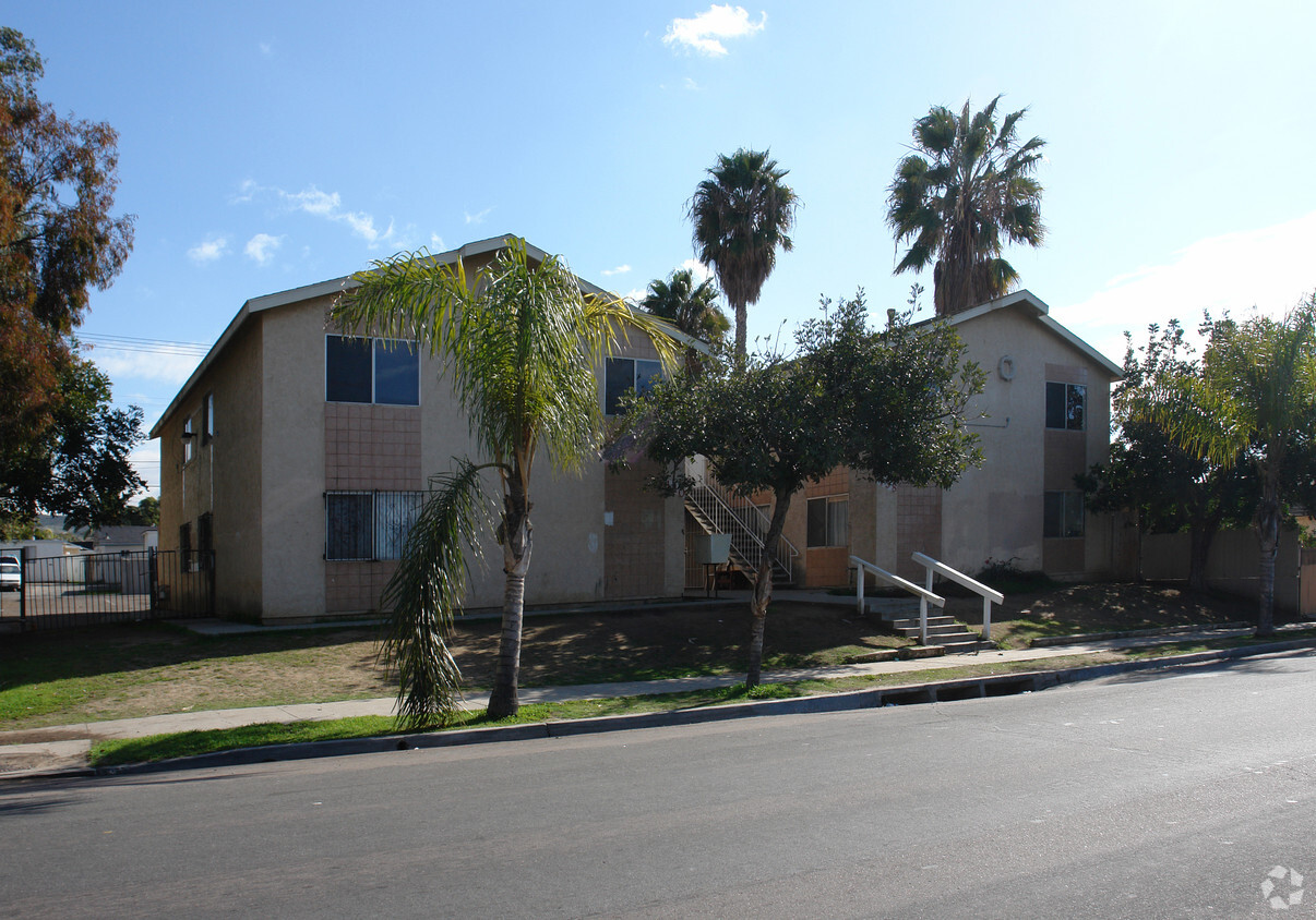 Primary Photo - 138-140 E Park Ave