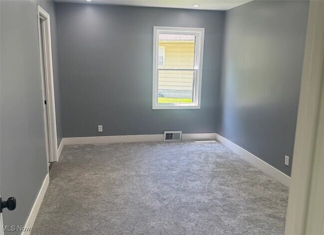 Foto del edificio - 7843 Emery Cir