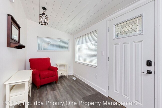 Building Photo - 4 br, 2 bath House - 5625 SE Tolman St
