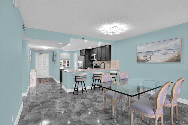 Foto del edificio - 4015 W Palm Aire Dr