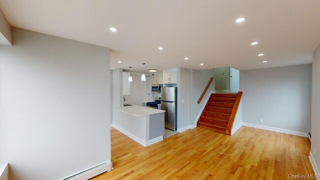 Foto del edificio - 67-39 Clyde St
