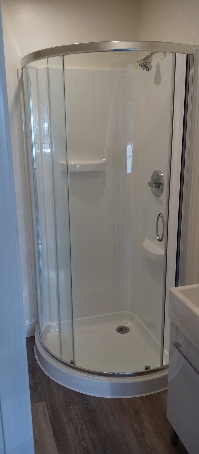Shower - 56464 Ash Rd
