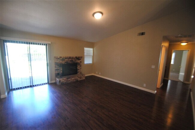 Building Photo - 1025 Old Mill Cir