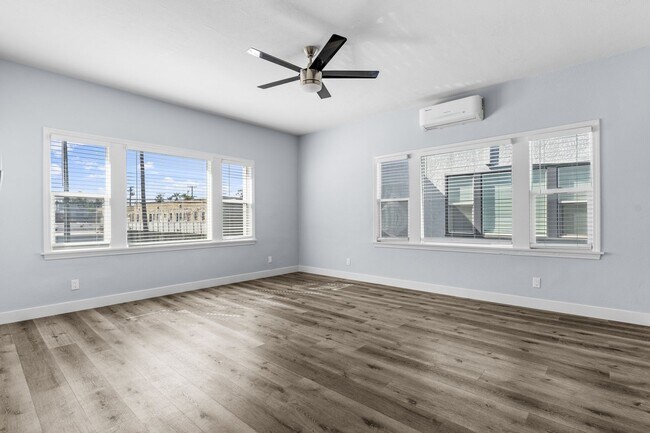 Foto del edificio - 1711 E Appleton St