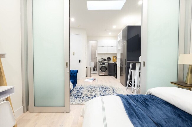 Foto del edificio - 317 E 78th St