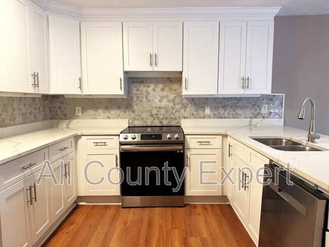 Photo - 1302 Colony Drive House