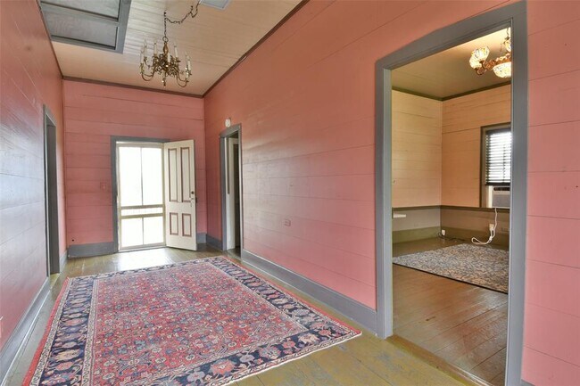 Foto del edificio - 9091 Providence St