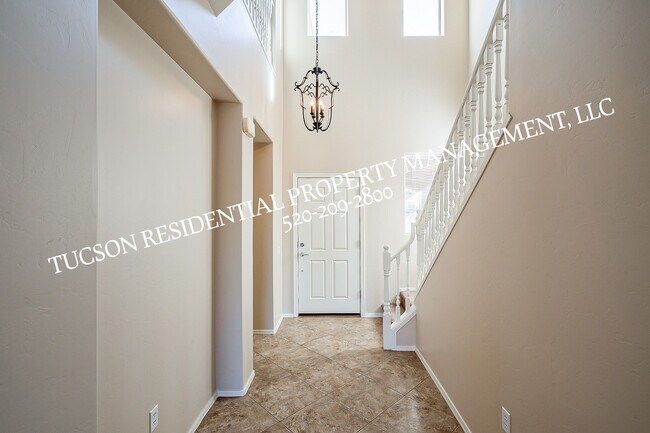 Building Photo - 6012 S Meadow Breeze Dr