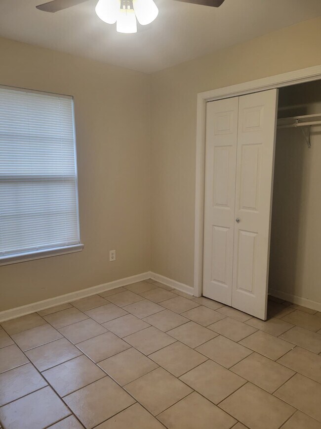 Foto del edificio - 177 Jolie Oaks Blvd