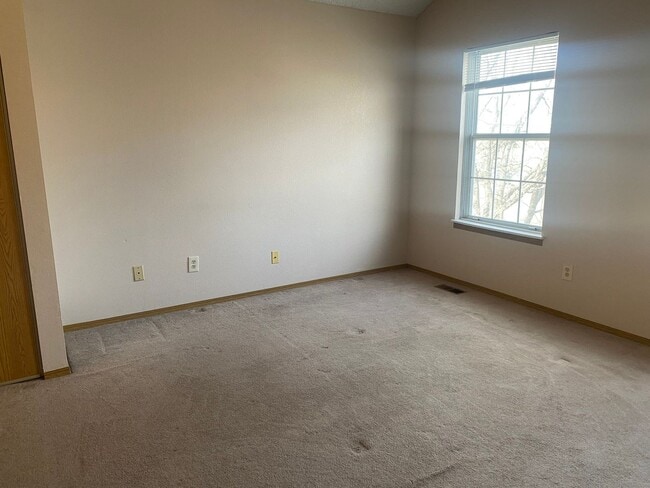 Building Photo - Charming 2 Bed/1.5 Townhome in Fabulous Lafayette Location!