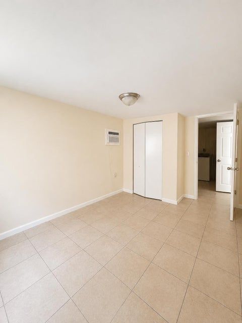 Building Photo - 4285 SW 49th St