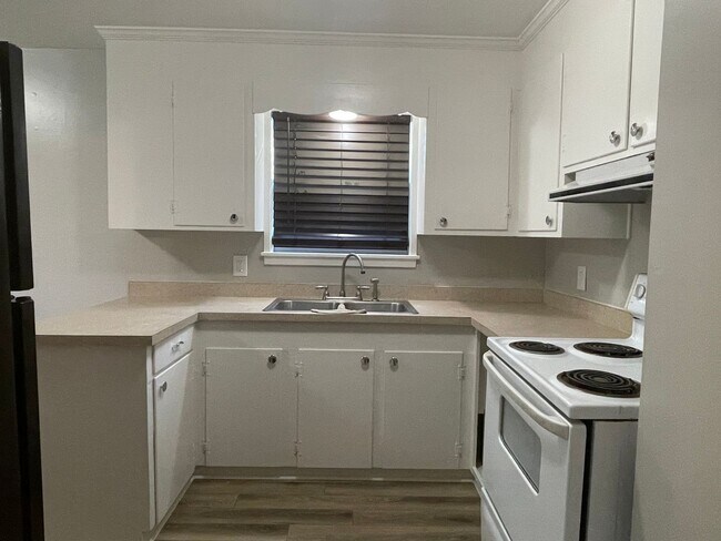 Foto del edificio - 3 Bedroom Home for Rent in Pearl!