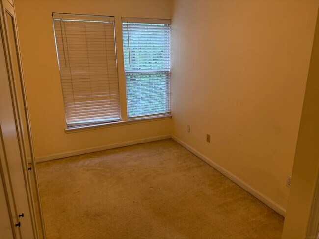 Foto del edificio - 5823 Pearson Ln