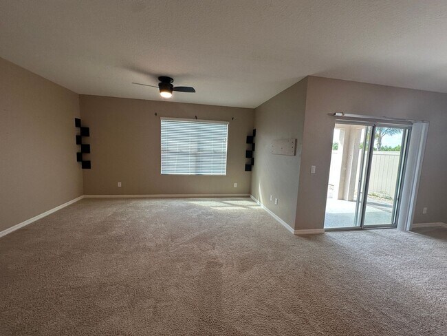 Foto del edificio - Move-In Special: Half Off Your First Month’s Rent!