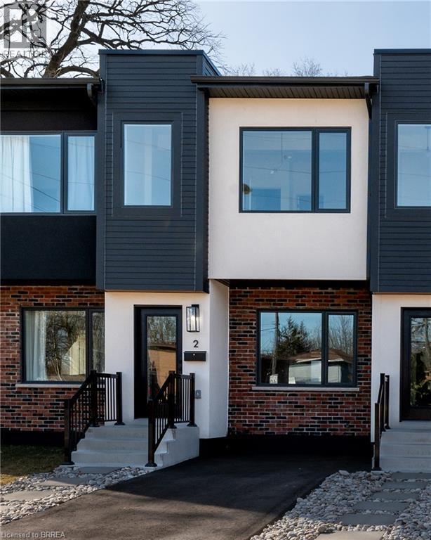 Photo du bâtiment - 163 Grand River Ave