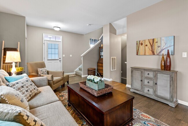 Building Photo - 3604 Daisy Ln