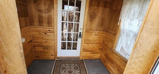 Building Photo - Quaint, single family home close to ISU