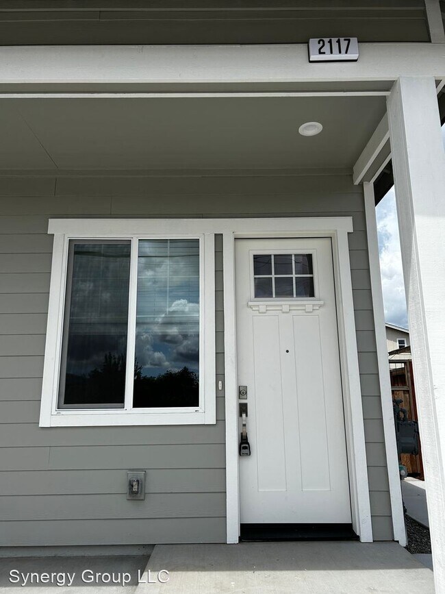 Foto del edificio - 1 br, 1 bath House - 2127 Dennis Lane