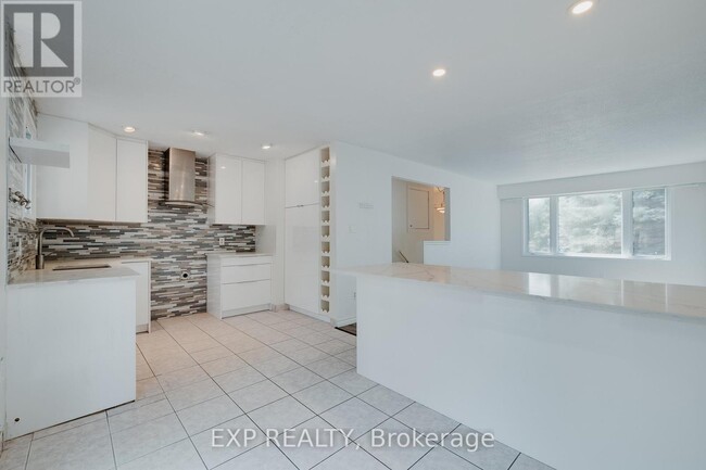 Building Photo - 595 Pioneer Dr