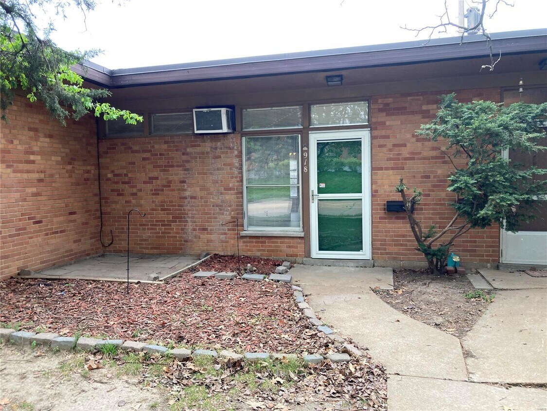 918 S Elm Ave, St. Louis, MO 63119 House Rental in St. Louis, MO