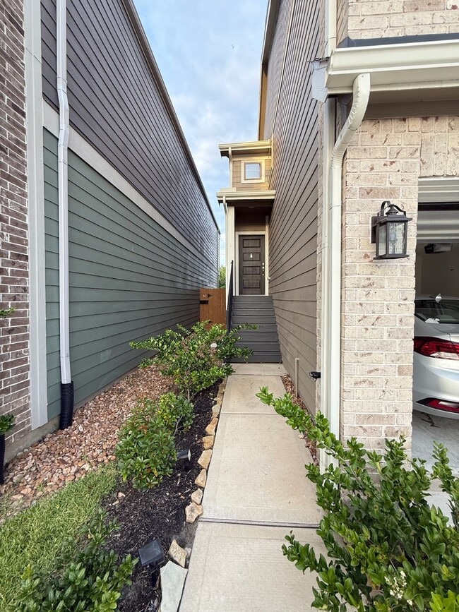 Building Photo - 7826 Starfish Arbor Dr