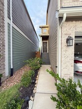 Building Photo - 7826 Starfish Arbor Dr