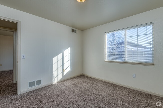 3BR, 2BA - 1445SF - Evergreen North