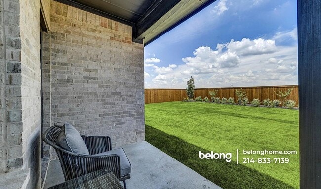 Foto del edificio - 422 Hazeltine Rd