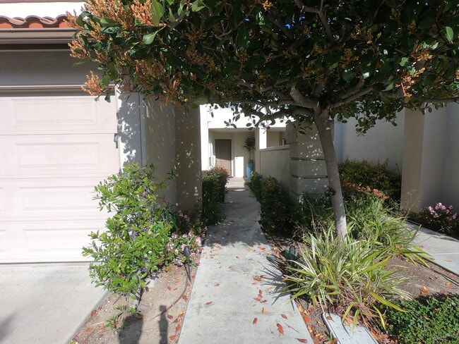 Building Photo - 26465 Portola
