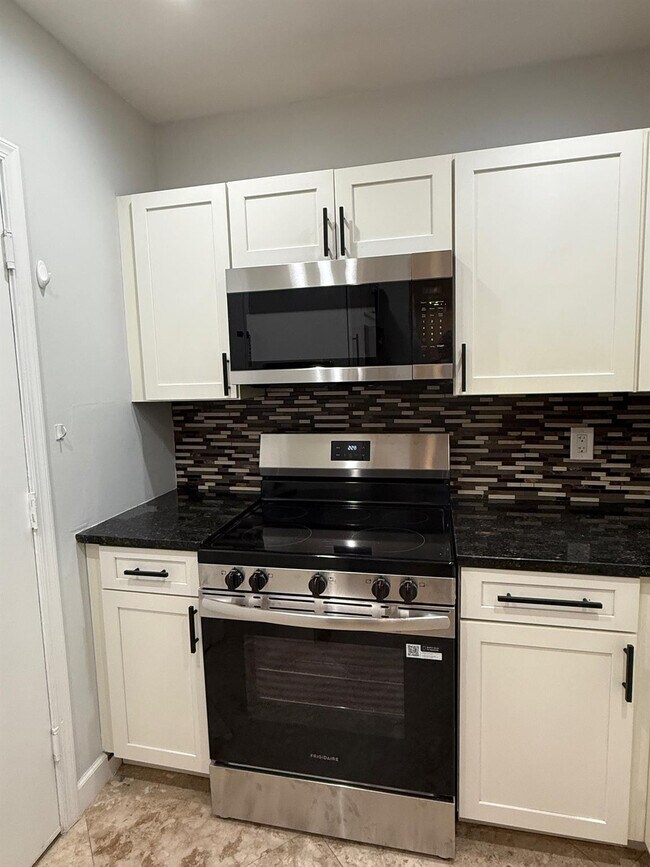 Building Photo - 5700 NE 22nd Way