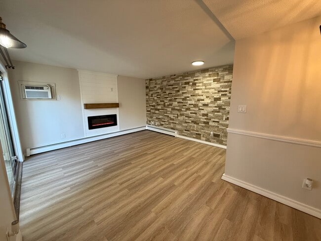 Building Photo - 1 Sundance Dr