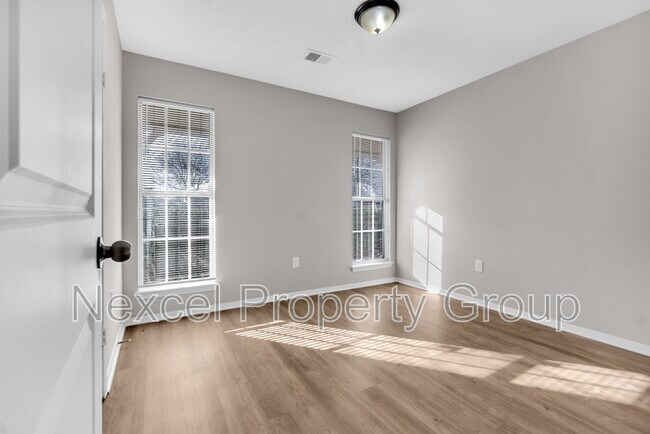 Foto del edificio - 10212 Oak Leaf Dr