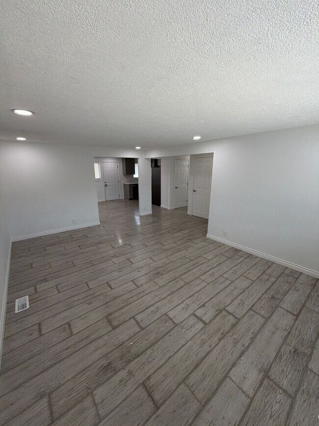 Foto del edificio - 1085 Saville Ave