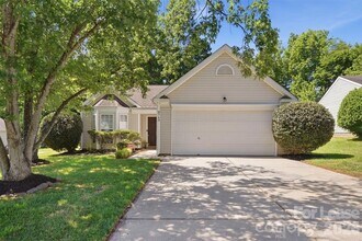 Building Photo - 9740 Veronica Dr