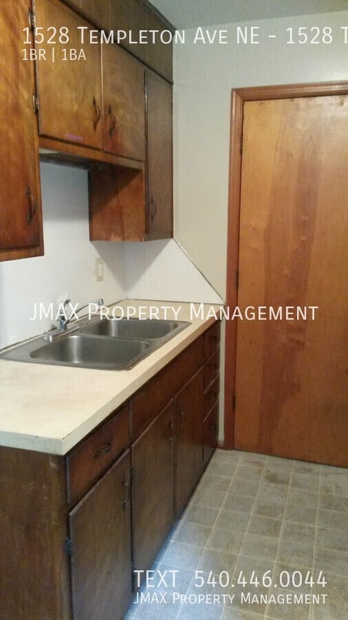 Building Photo - 1528 Templeton Ave NE