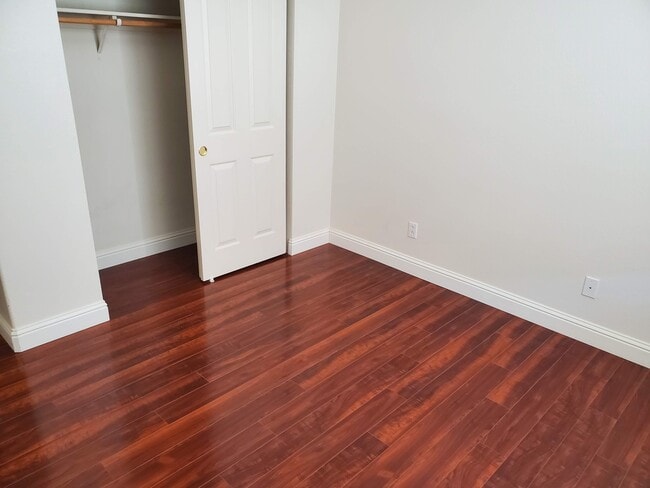 Building Photo - 420 Regency Park Cir