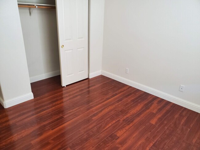 Foto del edificio - 420 Regency Park Cir