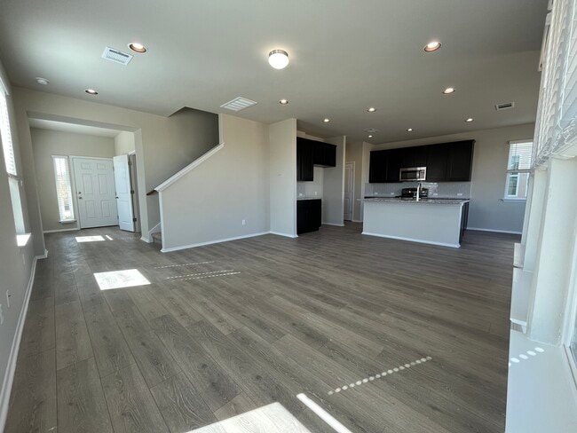 Building Photo - 108 Living Reef Dr
