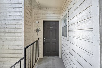 Building Photo - 4041 Drake St