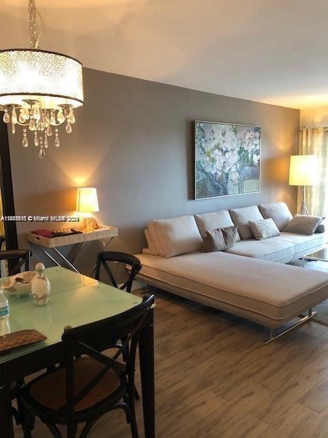 Foto del edificio - 400 Kings Point Dr