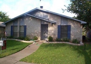 Building Photo - 6413 Green Valley Dr