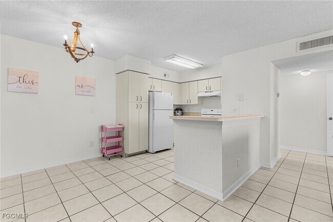 Foto del edificio - 13545 Eagle Ridge Dr