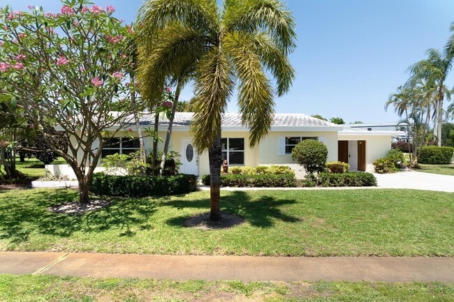 Foto del edificio - 1452 Crest Dr