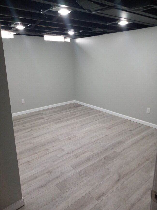 Foto del edificio - 34332 Rosslyn St