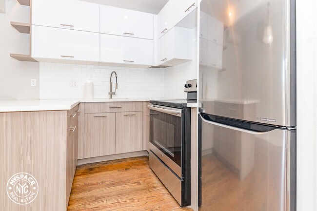 Building Photo - 908 Bushwick Ave