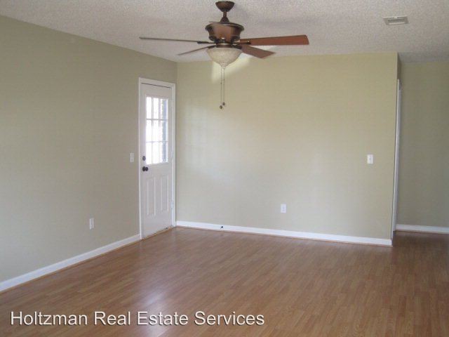 Building Photo - 3 br, 2 bath House - 1064 Desert Shield St