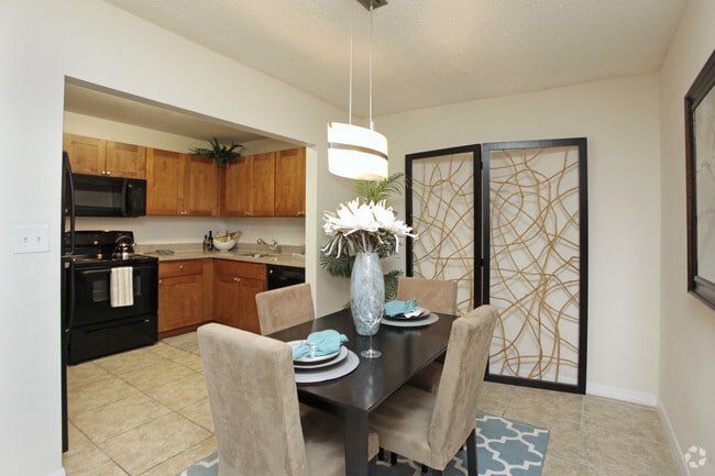 Interior Photo - La Estancia Apartments
