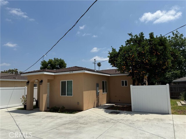 Foto del edificio - 4831 Fiesta Ave