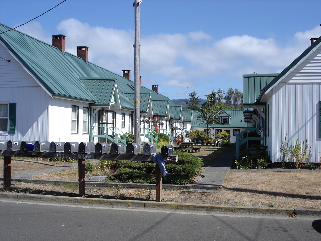 Primary Photo - Fireside Apartments